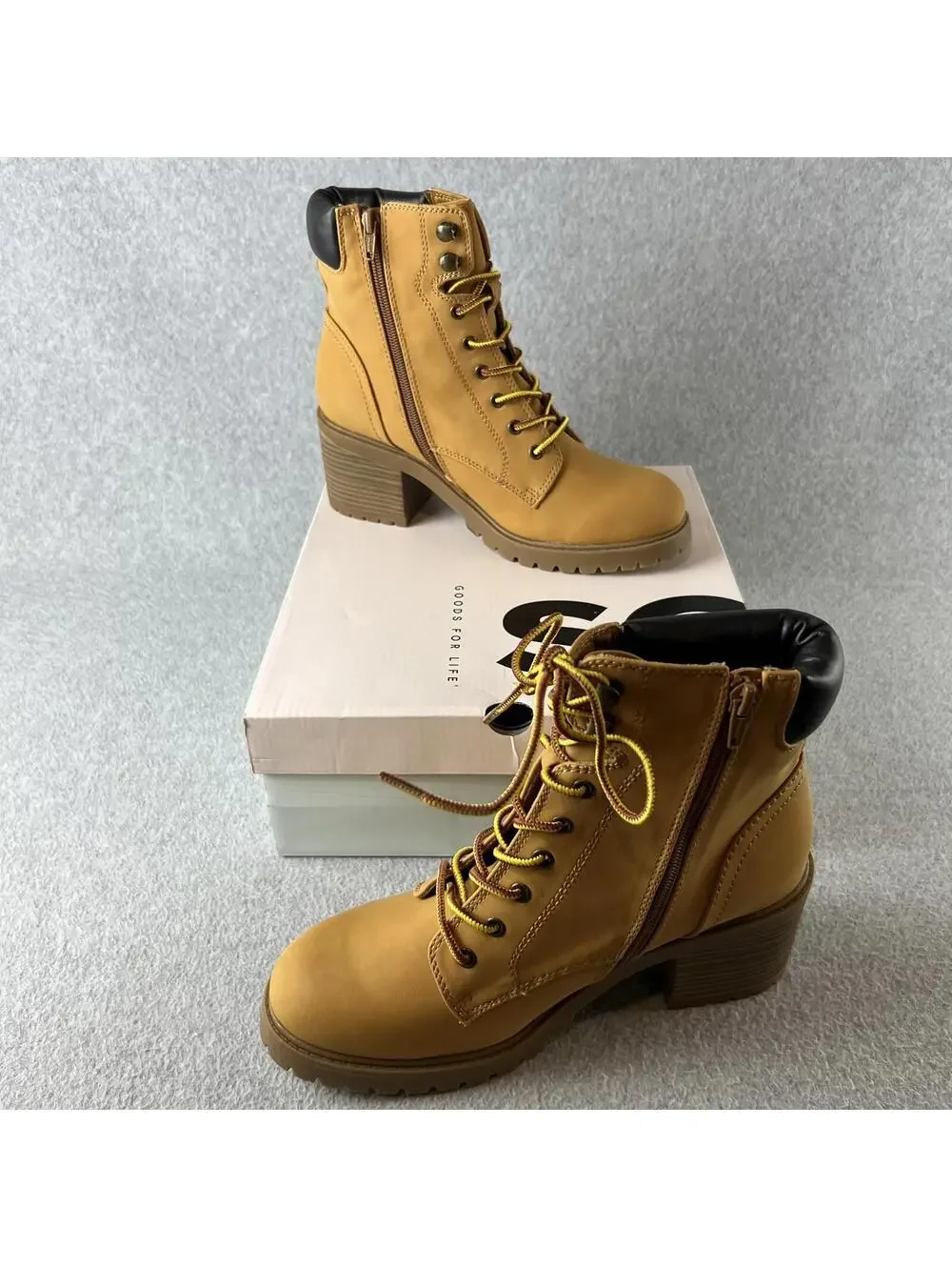 SO Ankle Boots Women's Size 9.5 Combat Block Heels Boots New